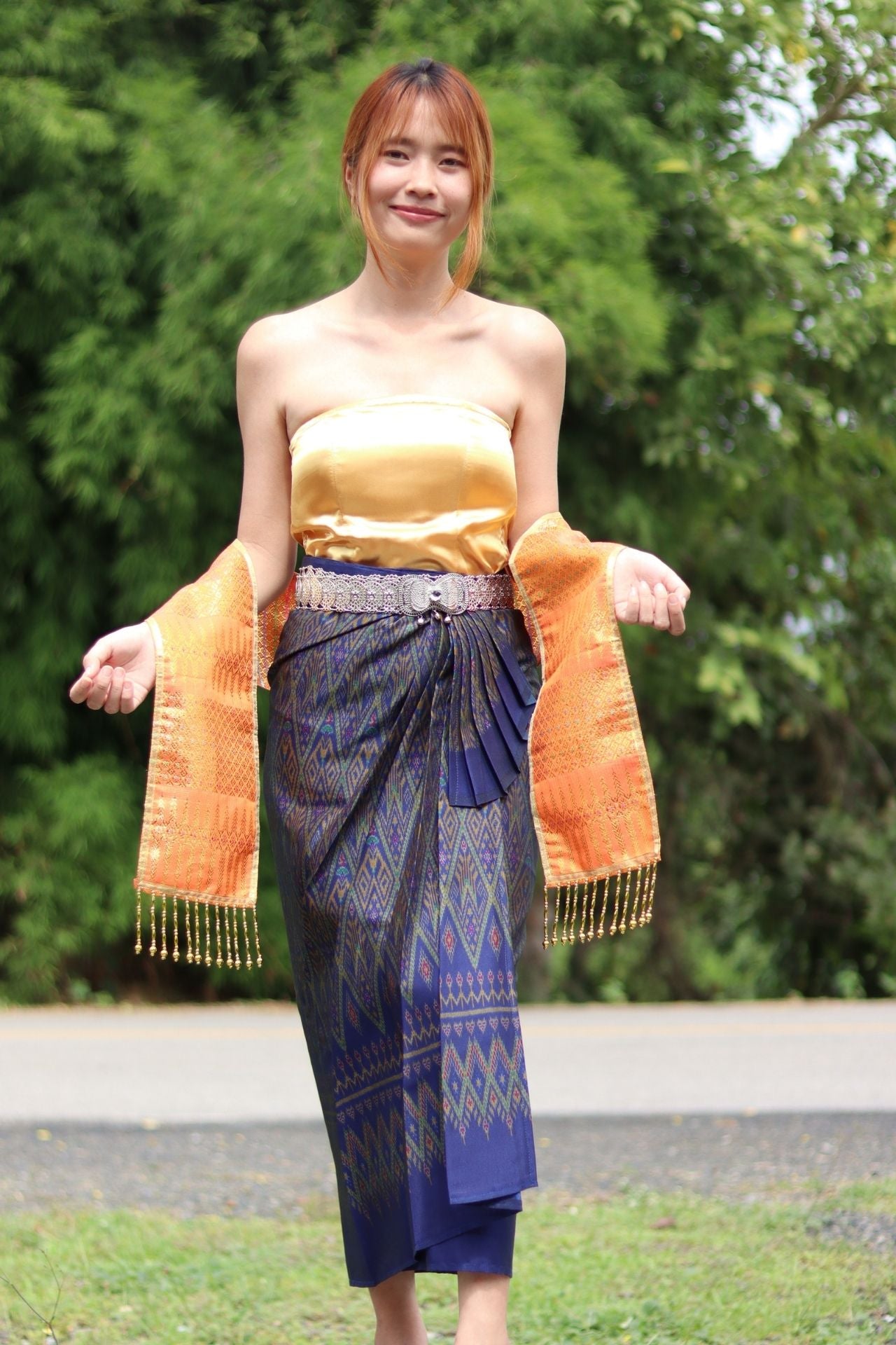 RaanPahMuang Thailand Eastern Isaan Style Ladies Wrap Skirt Sarong Woven Art
