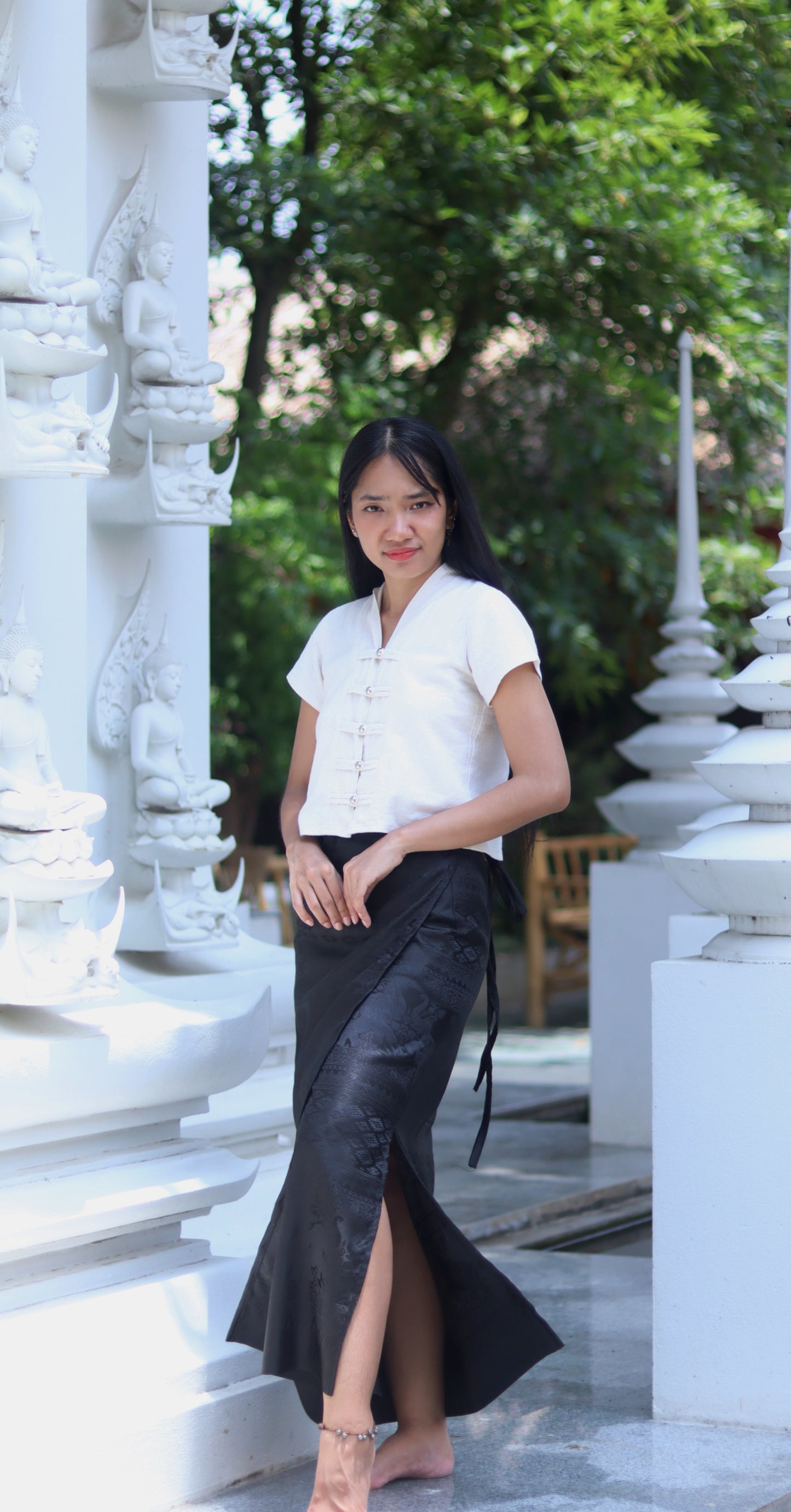 RaanPahMuang Authentic Thai Silk Wrap Skirt Waist Ties Leg Slit Traditional Art
