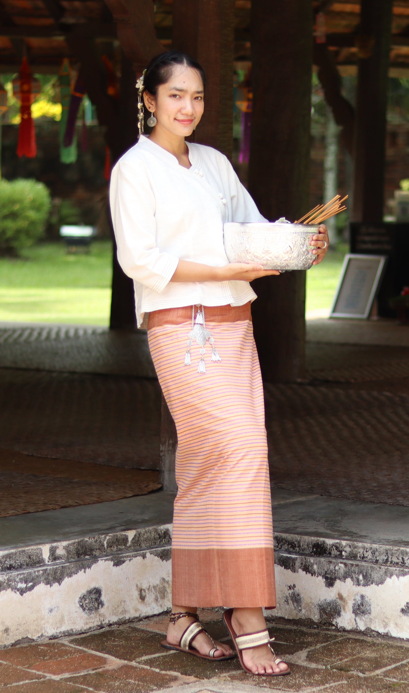 RaanPahMuang Thick Woven Cotton Thai Traditional Wrap Skirt with Waist Ties